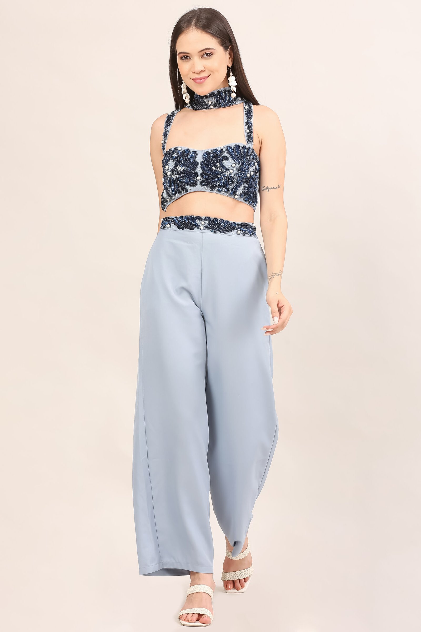1 Top With Trousers